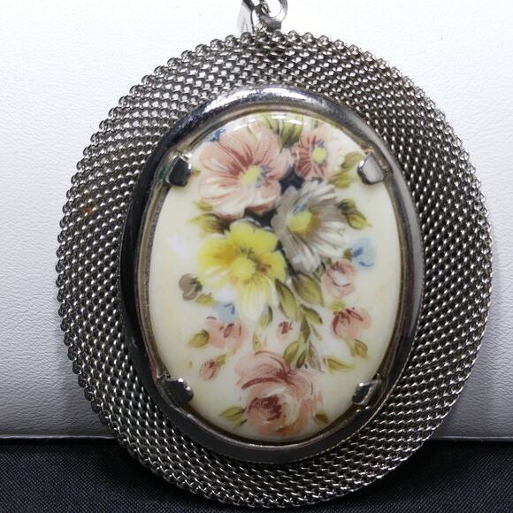 Vintage Floral Porcelain Mesh Frame Pendant, Silver tone, 1960s, 2 3/4 Inches - Picture 3 of 10